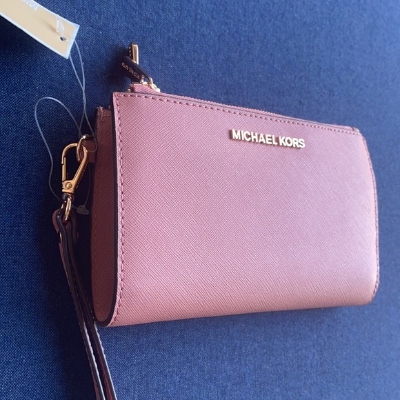 MICHAEL KORS LG DOUBLE ZIP WRISTLET - Picture 3 of 16